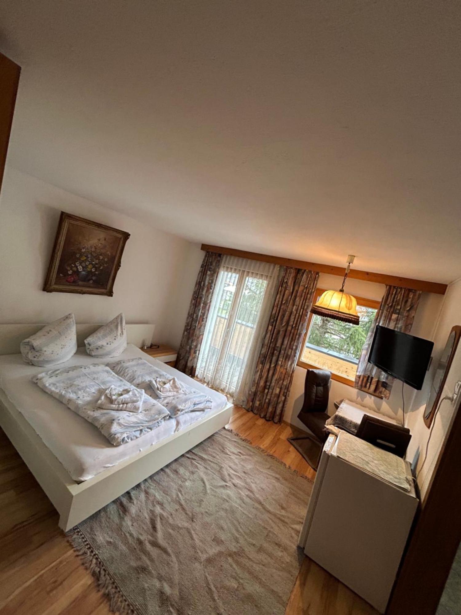 Austrian Motel Heiss Prutz Exterior photo