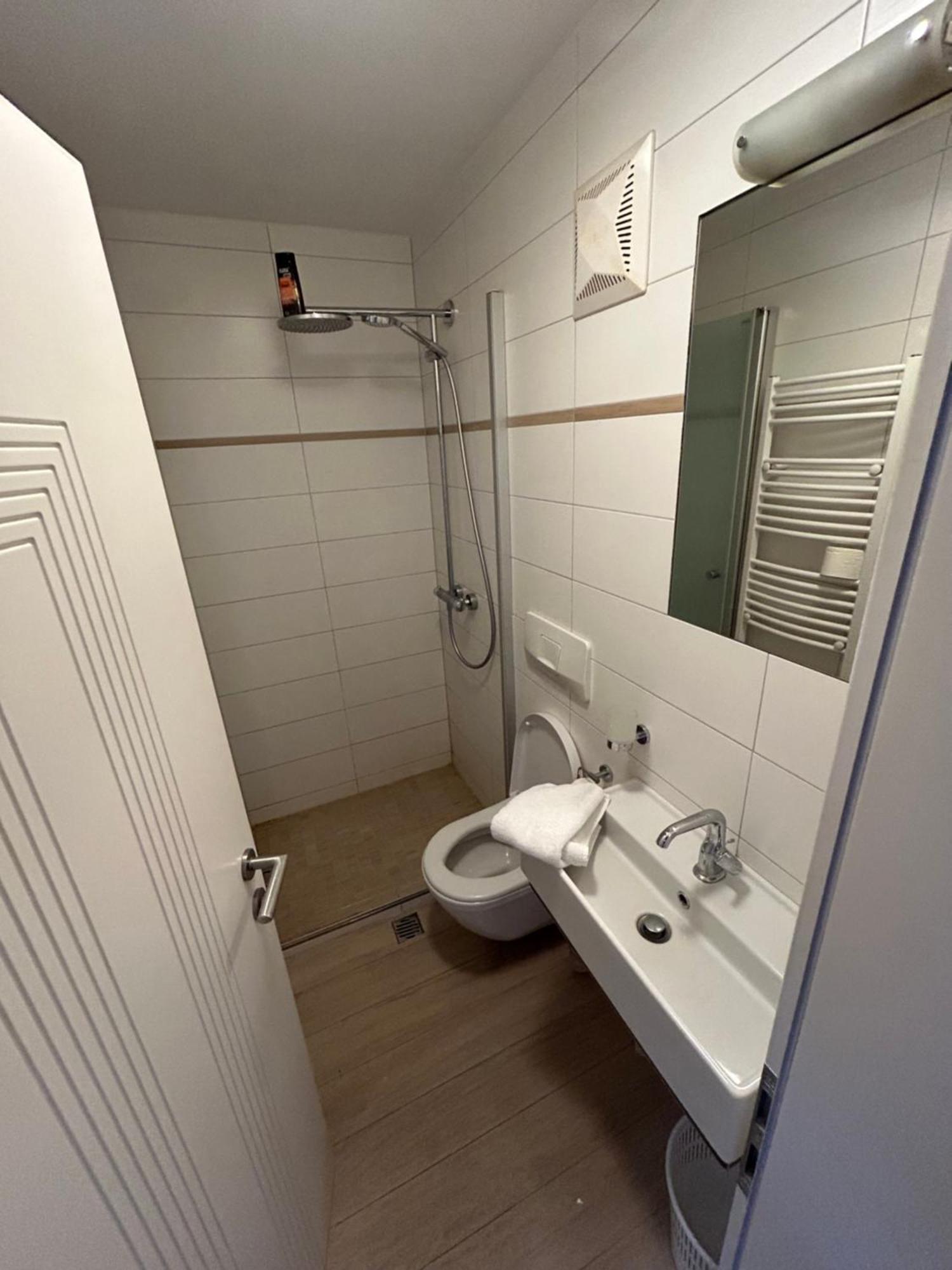 Austrian Motel Heiss Prutz Exterior photo